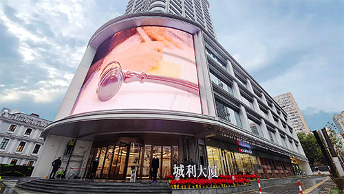 成利大厦（HP9道闸停车场+分体式微波车位引导系统）